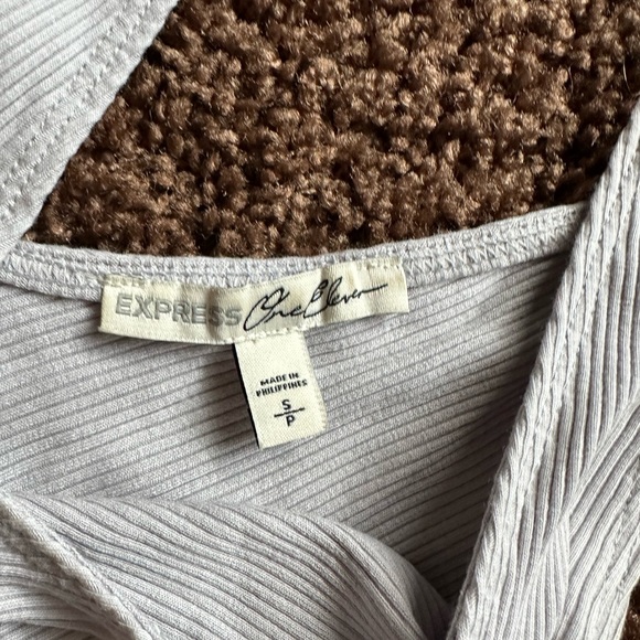 Express tank top - Picture 2 of 2